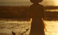 探讨离去带来心痛的人们所说的话语：深入探寻离别和失落的情感展现