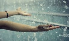 在寒冷冬日中令人感到忧伤的句子：描绘内心苦闷的短语及句子