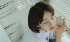 从幼年到成年的生活中，姐妹兄弟之间的亲情是无法言语描述的至深之情