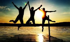 激赏友谊，浓厚感情，道义相扶，互助共赢的深情友谊表达方式