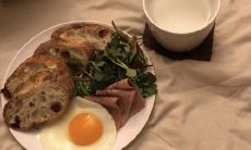 每天早晨向客户发送问候短信：有效增强客户关系的简单和高效策略