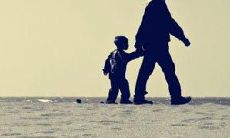 感恩父母的深情催泪句子，让我们感悟亲情珍爱生命之义！