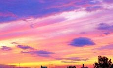 惊艳天空美丽至极：妙语连珠，尽情赞美蔚蓝天际之美！