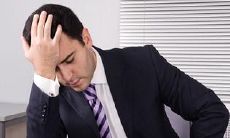 一些人多年抱怨的句子，表达了他们长期面对挫折、不公正和不满意的经历