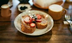 让友谊加倍，享用愉快时光——与好友共度美食的幸福之句