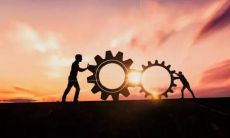 坚定信念，追求目标，坚持不懈，执着前行——探讨关于人生座右铭中的坚持不懈的重要性和实践方法