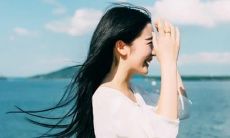 充满幽默感和机智，能够调动女生情绪并使她们开怀大笑的魔法般的句子