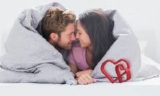 如何用稍微带点情色的晚安句子来赢得老公的心呢？