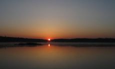 经历多番沉淀、磨砺而泛起的心灵疲惫，遍布岁月斑驳纹理的穿心之语