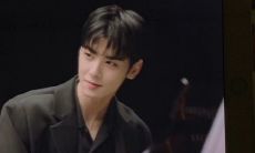 在分手后跨越人生之门，我们的个性签名既深情伤感又坚定洒脱