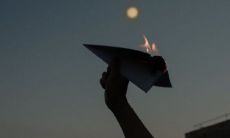 从烦恼中解脱出来，听到开始充满幸福的句子，心情顿时放松愉悦