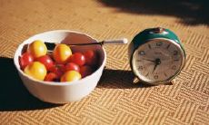 一系列同时包含开心和绝望元素的句子的讨论