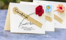 在送男友礼物时，应选择什么样的寄语来表达我们的爱与关怀？