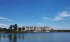 通过帮助他人，我们可以获得快乐和满足感的心理实证：助人即助己的幸福论述的真实性证明