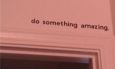 当客户生病时，如何通过微信发送问候短信息？