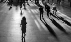 掩饰内心难以承受的疼痛——表述心灵煎熬的言语