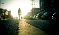 不再持有期望而放弃对人的失望：一种新的态度与句式