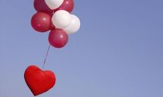 感激与幸福并存的句子：展现感恩之心，沉浸快乐的心情