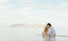 爱情句子，闪耀着深情和温柔，充满着无尽的柔情与思念，值得我们深情品味与珍藏