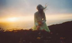 哭了出来，泪流满面的表达描述一个人内心痛苦的句子