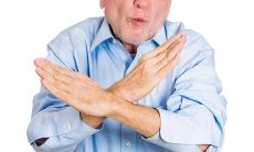 这个经理让我深感失望，我对他的表现感到极为失望