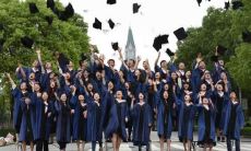 如何寻找到人生的方向和目标：毕业后如何探索与实现自己的人生价值和成就