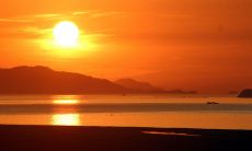 六月美好的祝福和问候通过短信送达您手中，让您感受到温暖和关怀！