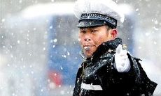 一些鼓励敬业精神的经典或现代名言，以激励职场人士追求更高效率、更优质、更负责的工作态度和表现