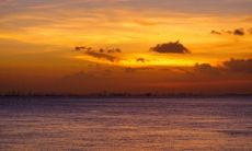 浪漫唯美日落拍照文案推荐，适用于分享日落黄昏时刻的朋友圈照片！