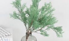 如何用幽默俏皮的语句逗女友开心，提升情侣间的互动趣味性？