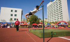 在运动会中展现创意与幽默：超级搞笑的口号大比拼！