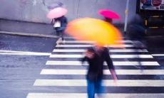 下雨感慨说说心情 适合雨天发的简短句子